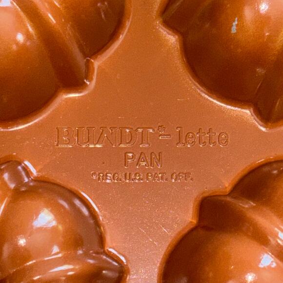 Nordic Ware Classic Mini 6 Bundt Cake Pan Muffin Heavy Aluminum Made in USA - Picture 5 of 8